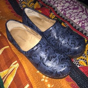 G.H. Bass & Co. Clogs size 8